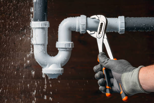 Professional Sewer Line Repair technician working in Pinewood, FL